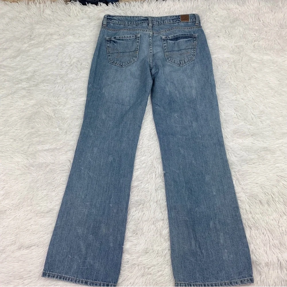 American Eagle women size 4 Short low rise original‎ 77 jeans in blue